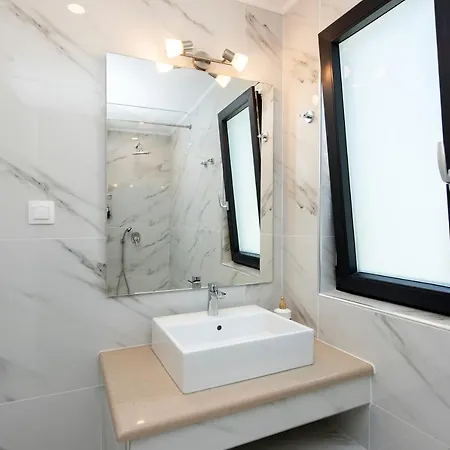 White Swan With Private Pool And Jacuzzi * Κομμένο
