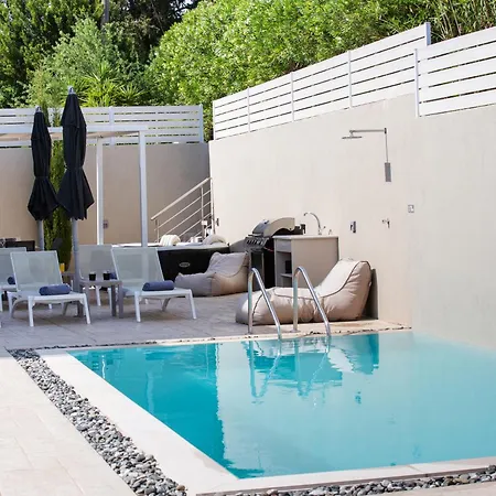 White Swan With Private Pool And Jacuzzi Κομμένο